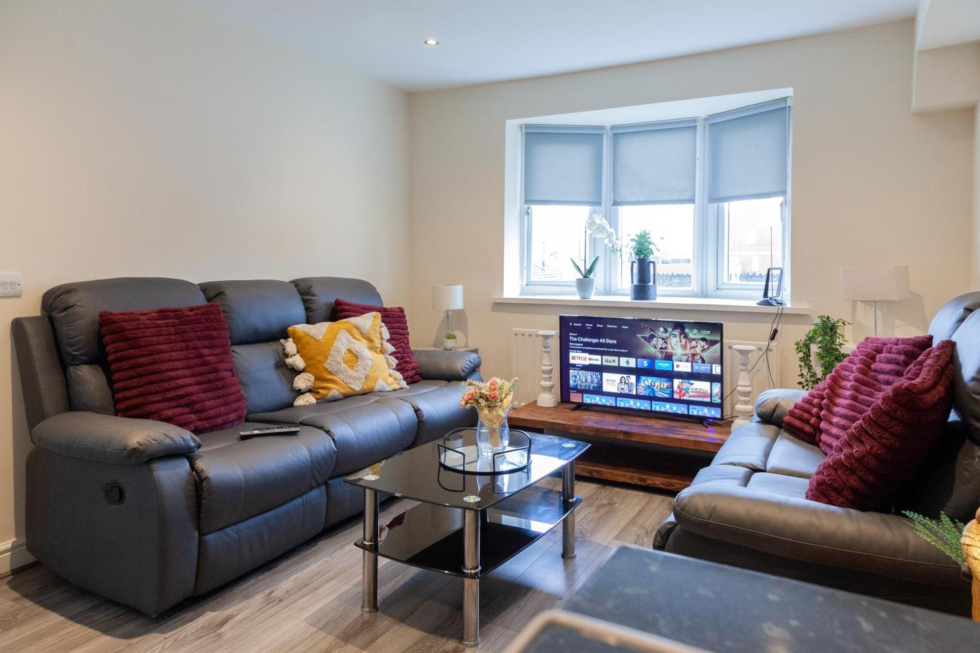 Pinfold Court Apartments Ноусли Экстерьер фото