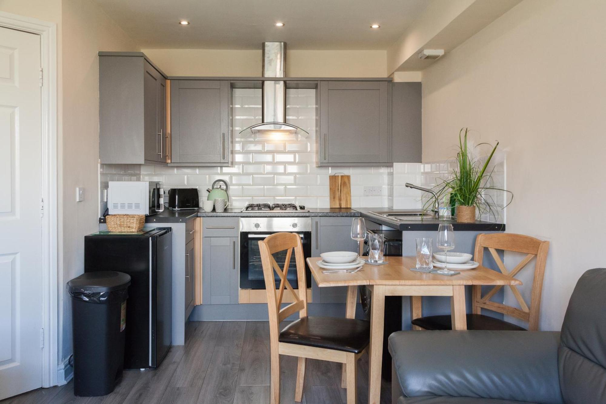 Pinfold Court Apartments Ноусли Экстерьер фото