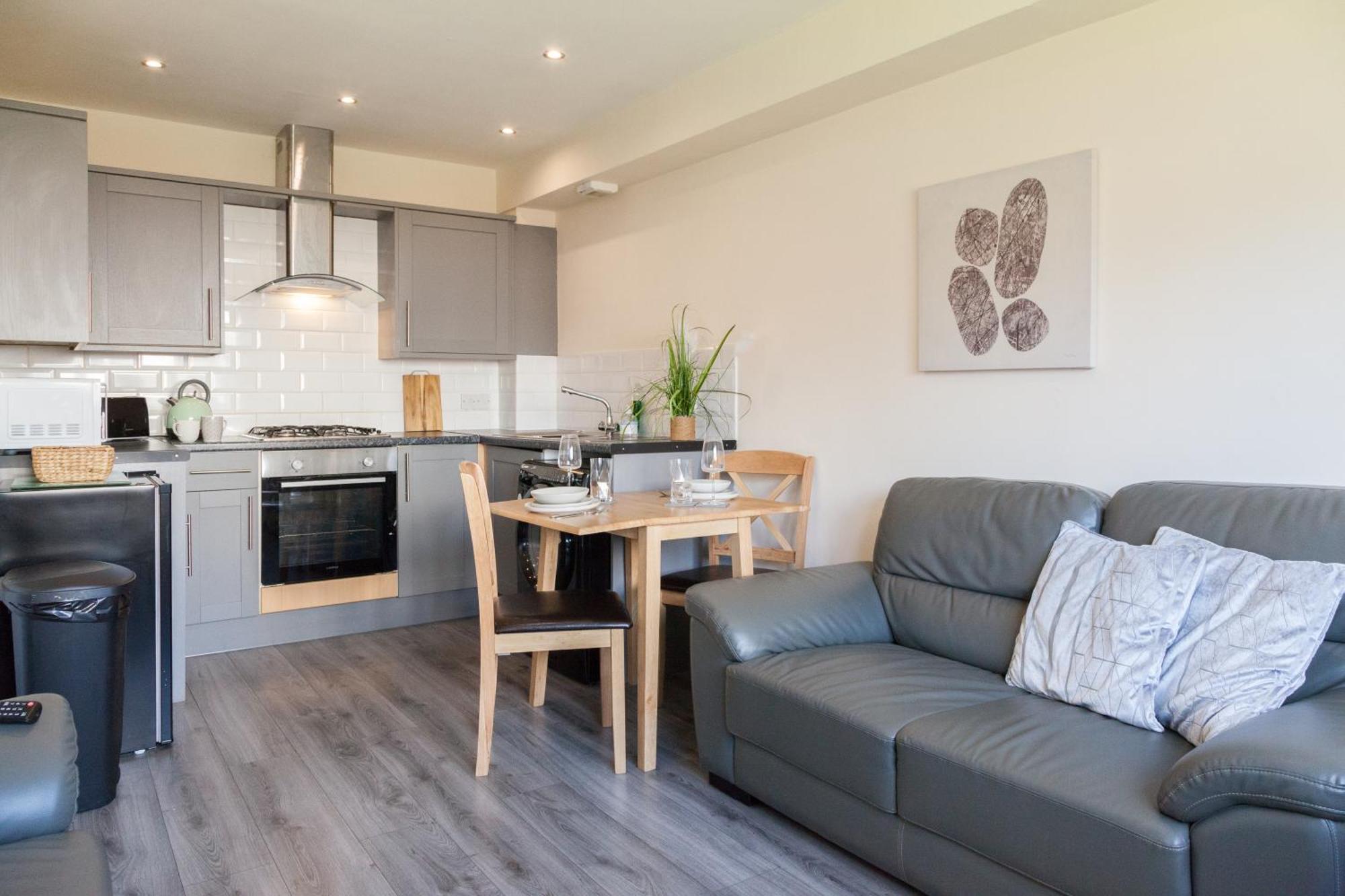 Pinfold Court Apartments Ноусли Экстерьер фото